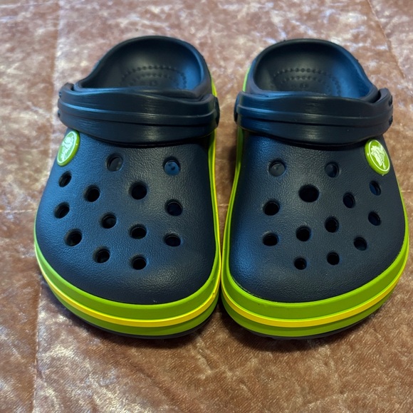 CROCS Kids Navy and Lime Water Shoes - Picture 1 of 6